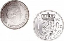 Países Bajos 
AR. Lote de 2 monedas. 10 Gulden 1973 y 1 oz 1992. Encapsuladas. PROOF a SC.