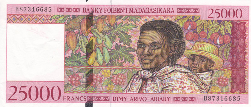 Madagascar 25.000 Francs / 5000 Ariary 1998

P-82, N# 202815; Signature: Gasto...