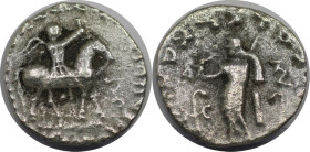 Griechische Münzen, INDO - SKYTHEN. Azes I/II, ca. 35-12 v. Chr. Drachmen (1,90 g. 15,0 mm). Vs.: König zu Pferd n. r. Rs.: Zeus mit Szepter und Nike ...