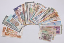 Lotto di 70 banconote - anni, nominali e paesi vari

da SPL a FDS

SPEDIZIONE IN TUTTO IL MONDO - WORLDWIDE SHIPPING