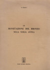 GABRICI E. - La monetazione del bronzo nella Sicilia antica. Bologna, 1969. pp. 210, tavv. 10. + illustrazioni nel testo. ril. editoriale, buono stato...