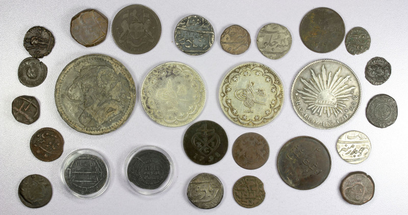 WORLDWIDE: LOT of 27 items, including Ancient: 5 late Roman bronzes (one Alexand...