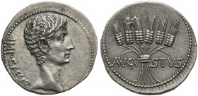 Augustus (27 BC - AD 14), Cistophoric Tetradrachm, Aeolis: Pergamum (?), 27-26 BC; AR (g 11,90; mm 26; h 12); IMP CAESAR, bare head of Octavian r., Rv...