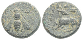 Ionia, Ephesos. Ae, 4th century BC. 2,7 g. 15 mm.
Obv: Ε - Φ. Bee.
Rev: *ΝΤΑΛΕΩ*, Stag kneeling left, head right; astragalos above.
Ref: BMC 58ff. (di...