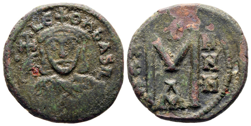 Leo V the Armenian AD 813-820. Constantinople
Follis or 40 Nummi Æ

22 mm, 6,...