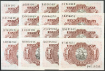 Precioso e interesante conjunto de 26 billetes de 1 Peseta emitidos el 22 de Julio de 1953, incluyendo todas las letras de la emisión inicial y el sin...