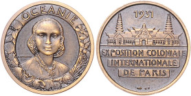 Ausländische Medaillen. 
Frankreich. 
Bronzemed. 1931, von A. Mouroux, auf die Internationale Kolonialausstellung in Paris, weibl. Personifikation O...