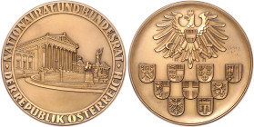 Ausländische Medaillen. 
Österreich. 
Zweite Republik, ab 1945. Offizielle Erinnerungsmed. des Nationalrates und Bundesrates der Rep. Österreich o.J...