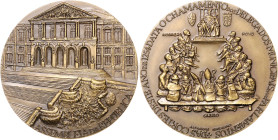 Ausländische Medaillen. 
Portugal. 
Offizielle Erinnerungsmed. des Parlaments o.J. (1980er J.), von Joaquim Correia, Bronzeguss patiniert, Parlament...