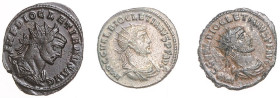 Römische Münzen. 
Kaiserzeit. 
Diocletian 284-305. Drei verschiedene Antoniniane, alle mit Wertangabe XXI. 


ss