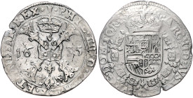 Spanien-Spanische Niederlande. 
Philipp IV. 1621-1665. Patagon 1635, Tournai, 27,73 g. Dav.&nbsp;4470. dazu: Patagon o.J. (1598-1621), Brügge, zus. 2...