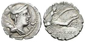 Claudia. Denario. 79 a.C. Roma. (Ffc-566). (Craw-383/1). (Cal-425). Anv.: Busto diademado de Diana a derecha, detrás arco y carcaj y delante S C. Rev....