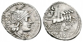 Fabia. Denario. 124 a.C. Norte de Italia. (Ffc-698). Anv.: Cabeza de Roma a derecha, delante X LABEO, detrás ROMA. Rev.: Júpiter en cuádriga a derecha...