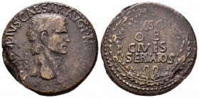 Claudio I. Sestercio. 41-2 d.C. Roma. (Spink-1849). (Ric-96). Rev.: EX / OB / CIVES / SERVATOS. Dentro de láurea. Ae. 23,74 g. Defecto de cospel. MBC-...