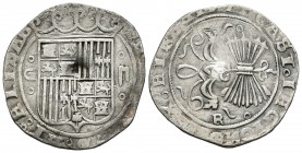 Fernando e Isabel (1474-1504). 2 reales. Granada. R. (Cal-249). Ag. 6,72 g. Con R en reverso. Golpe de punzón. MBC. Est...75,00.