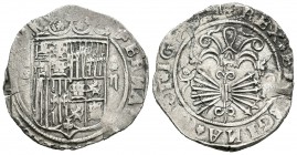 Fernando e Isabel (1474-1504). 2 reales. Granada. (R). (Cal-253 variante). Ag. 6,68 g. Sin adorno debajo de II. Rara. MBC. Est...150,00.