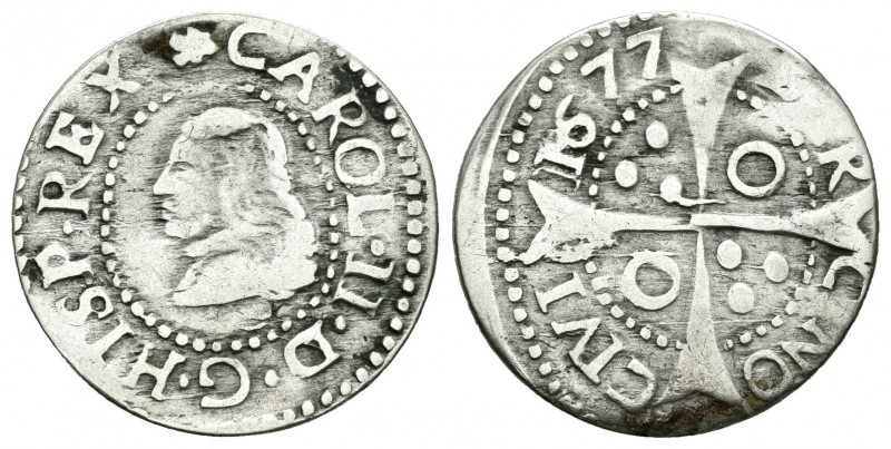Carlos II (1665-1700). 1 croat. 1677. Barcelona. (Cal-664). Ag. 2,08 g. Leyenda:...