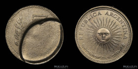 Argentina. Error. 5 Pesos 197X. Brockage parcial
