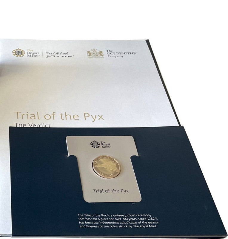 Elizabeth II (1952-2022), official Royal Mint unique Trial of the Pyx piece, gol...
