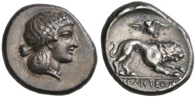 ‡ Italy, Lucania, Velia, stater, c. 400-365 BC, head of nymph right with hair in krobylos, rev., ΥΕΛΗΤΕΩΝ, lion prowling right; above, owl flying left...
