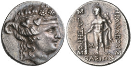 ‡ Thasos, tetradrachm, after 146 BC, head of Dionysos right crowned with ivy, rev., ΗΡΑΚΛΕΟΥΣ ΣΩΤΗΡΟΣ ΘΑΣΙΩΝ, Herakles standing left holding club and ...