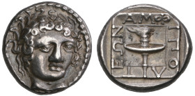 ‡ Macedonia, Amphipolis, hemidrachm, c. 370/69 BC, laureate head of Apollo facing three-quarters right, rev., ΑΜΦΙΠΟΛΙΤΕΩΝ, arranged around lighted to...