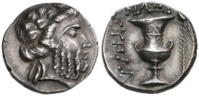 ‡ Cycladic Islands, Naxos, didrachm, later 3rd century BC, bearded head of Dionysos right wearing ivy wreath, rev., ΝΑΞΙ, krater with two low handles;...