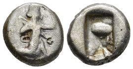 Great Kings of Persia. Darios II or Arteaxerxes III AR Siglos. (15mm, 4.86 g) Sardis c. 420-350. Persian king kneeling-running r., holding dagger and ...