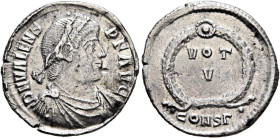 Siliqua AR
Valens (364-378),Constantinopolis, 364-367, D N VALENS P F AVG Pearl-diademed, draped and cuirassed bust of Valens to right / VOT / V with...