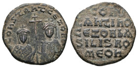Constantine VII Porphyrogentius and Zoe, AD 913-959. AE, Follis. 6.49 g. 24.34 mm. Constantinople.