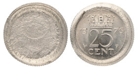 25 Cent - Eenzijdig geslagen, muntplaat te breed. Juliana. 1976.