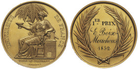 Second Empire 1852-1870
Médaille en or, 1852, AU 69.90 g. 45 mm par E. Farochon, poinçon main or
Avers : UNIVERSITE DE FRANCE ECOLE DE PHARMACIE
Rever...