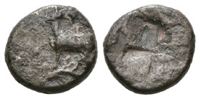 Greek
THRACE, Byzantion. Circa 387/6-340 BC. AR 2,40gr - 12,07 mm Half Siglos . Persic standard. Bull standing left on dolphin left / Quadripartite in...