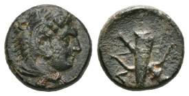 IONIA. Erythrai. Ae (Circa 400-375 BC).
Obv: Head of Herakles right, wearing lion skin.
Rev: Club, bow and quiver crossed in saltire; A to left.
BMC 8...