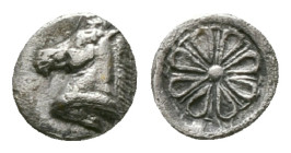 Greek
Aeolis, Kyme AR Tetartemorion. Circa 480-450 0,29 gr - 6,66 mm BC. Horse's head to left / Stellate/flower pattern.
Extremely Fine. Very Rare.