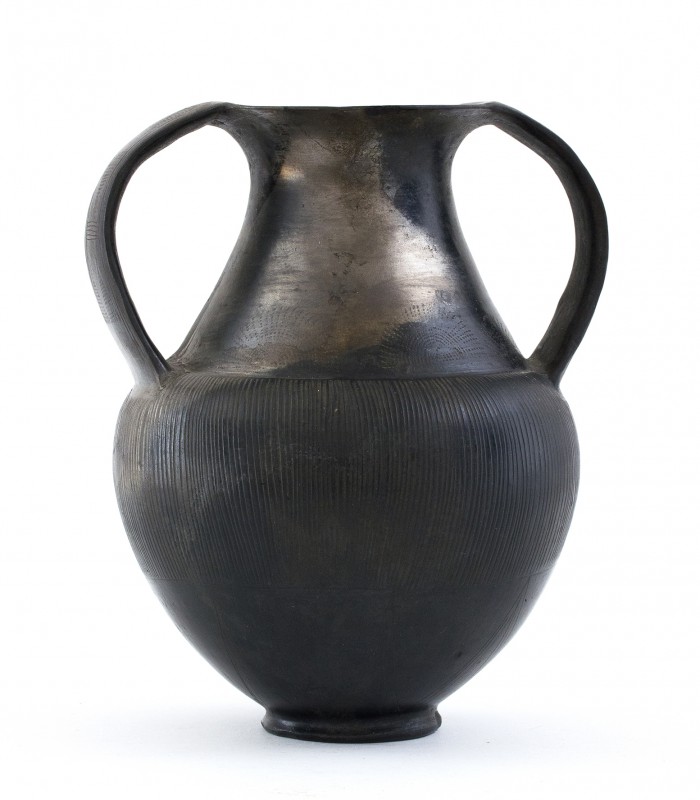 Etruscan Bucchero Amphora
7th - 6th century BC; height cm 23; Perfectly intact,...