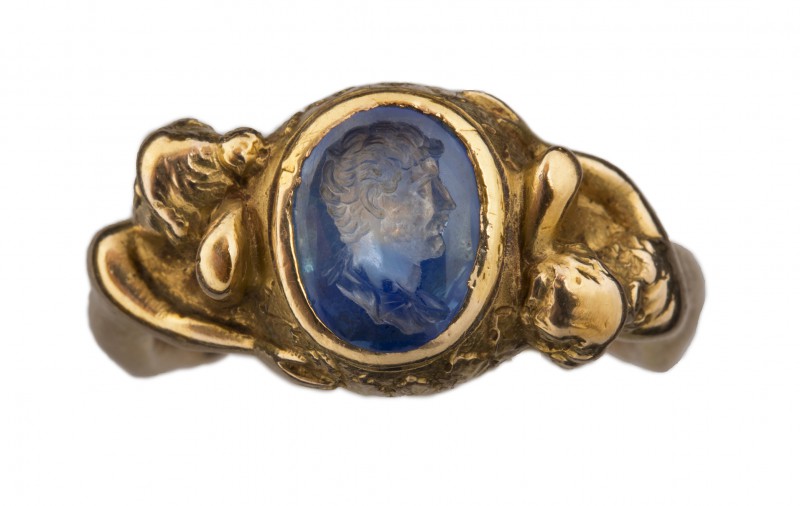 A precious and rare sapphyre intaglio, mounted on a gold, Renaissance ring. A bu...