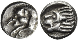 NORD-PERSIEN. Andragoras, 3. Jh. v. Chr.(?) Andragoras, 3. Jh. v. Chr.(?) Obol ø 9mm (0.76g). ca. 260 - 250 v. Chr.(?) Vs.: Vorderteil eines n. l. spr...