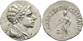 KÖNIGREICH BAKTRIEN. Eukratides II. Soter, ca. 145 - 140 v. Chr. Eukratides II. Soter, ca. 145 - 140 v. Chr. Tetradrachme ø 30mm (16.77g). Vs.: Drapie...