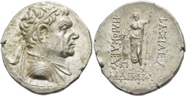 KÖNIGREICH BAKTRIEN. Heliokles I. Dikaios, ca. 145 - 130 v. Chr. Heliokles I. Dikaios, ca. 145 - 130 v. Chr. Tetradrachme ø 31mm (16.92g). Vs.: Drapie...