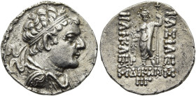 KÖNIGREICH BAKTRIEN. Heliokles I. Dikaios, ca. 145 - 130 v. Chr. Heliokles I. Dikaios, ca. 145 - 130 v. Chr. Drachme ø 20mm (2.90g). Vs.: Drapierte Bü...