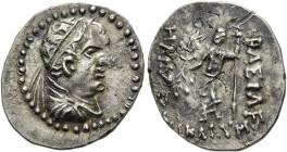 SOGDIANA. YÜEH-CHI. Nachahmung der Tetradrachmen Heliokles I. Nachahmung der Tetradrachmen Heliokles I. Drachme ø 20mm (3.75g). ca. 1. Jh. v. Chr. Vs....