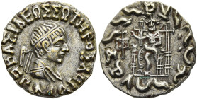 INDO-SKYTHEN. KÖNIGREICH. Imitation nach Hermaios Soter. Imitation nach Hermaios Soter. Drachme im indischen Gewichtsstandard ø 16mm (2.22g). ca. 50 v...