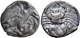 SIZILIEN. AKRAGAS. Hemidrachme ø 15mm (1.90g). 420 - 410 v. Chr. Vs.: Adler kröpft einen auf dem Rücken liegenden Hasen, dahinter Gerstenkorn. Rs.: A-...