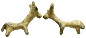 ANCIENT ROMAN BRONZE DEER STATUETTE.(1st - 2nd Century).Ae.

Condition : Good very fine.

Weight : 27.92 gr
Diameter : 52 mm