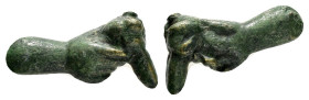 ANCIENT ROMAN BRONZE HAND.(1st- 3rd Century).Ae.

Condition : Good very fine.

Weight : 11.95 gr
Diameter : 31 mm