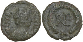 Ostrogothic Italy, Theoderic (493-526). AE Decanummium, Rome mint, 512-522. Obv. Turreted and draped bust of Felix Ravenna right. Rev. Monogram within...