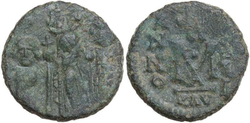 Heraclius (610-641). AE Follis, Ravenna mint. Obv. Heraclius (in centre), Heracl...