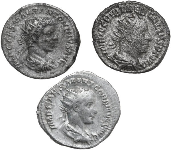 The Roman Empire. Multiple lot of three (3) unclassified silver Antoniniani. Goo...