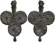 Leads from Ancient World. PB Lead seal. Roman Empire. D/ Three discs with spokes, perhaps representing wheels or a kardiophylax (typical Samnite armou...